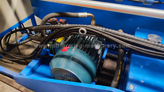 M&aacute;quina formadora de rollo de engarce autom&aacute;tico (horizontal y vertical dos direcciones)