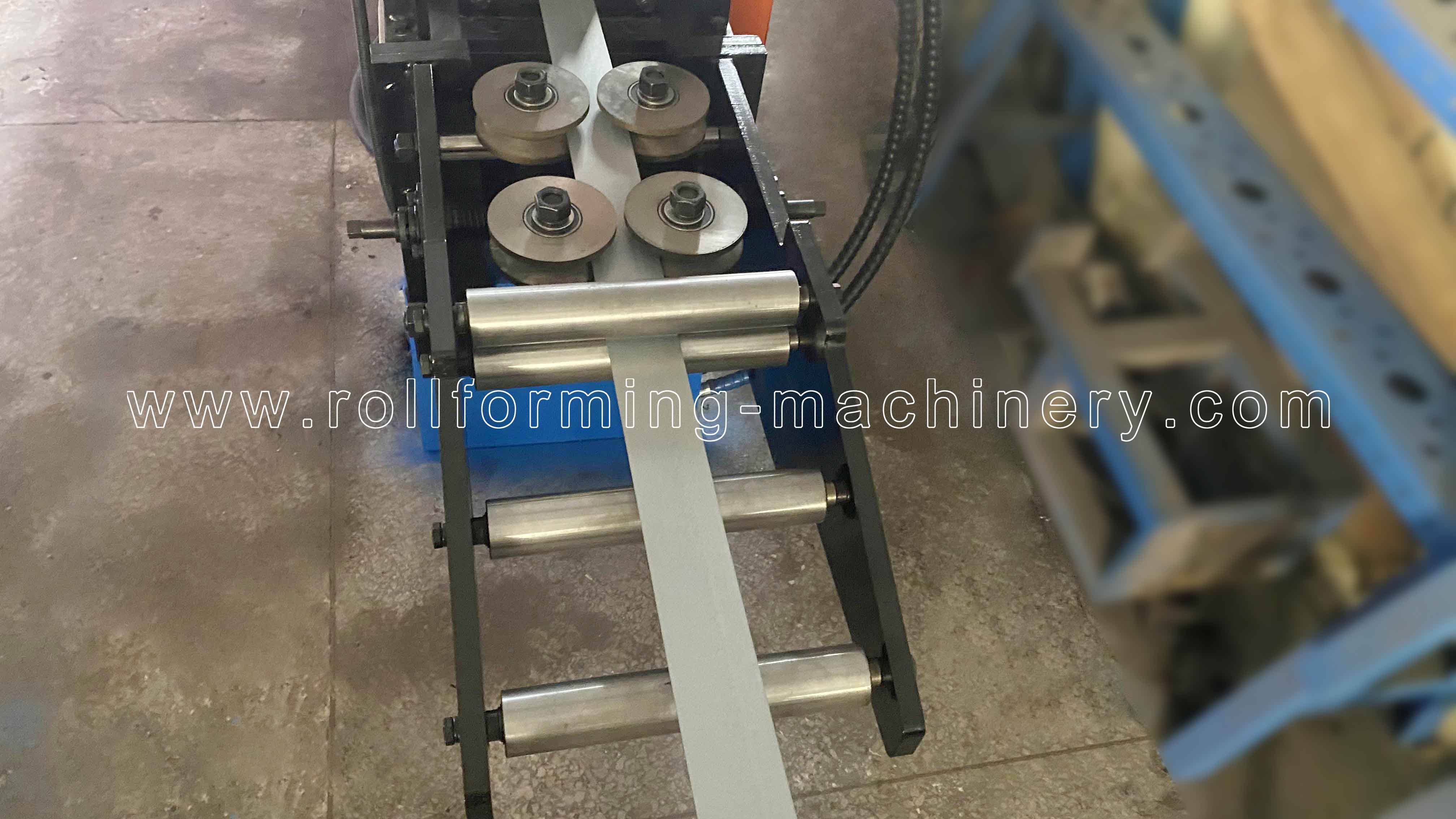 Dispositivo de gu&iacute;a de alimentaci&oacute;n